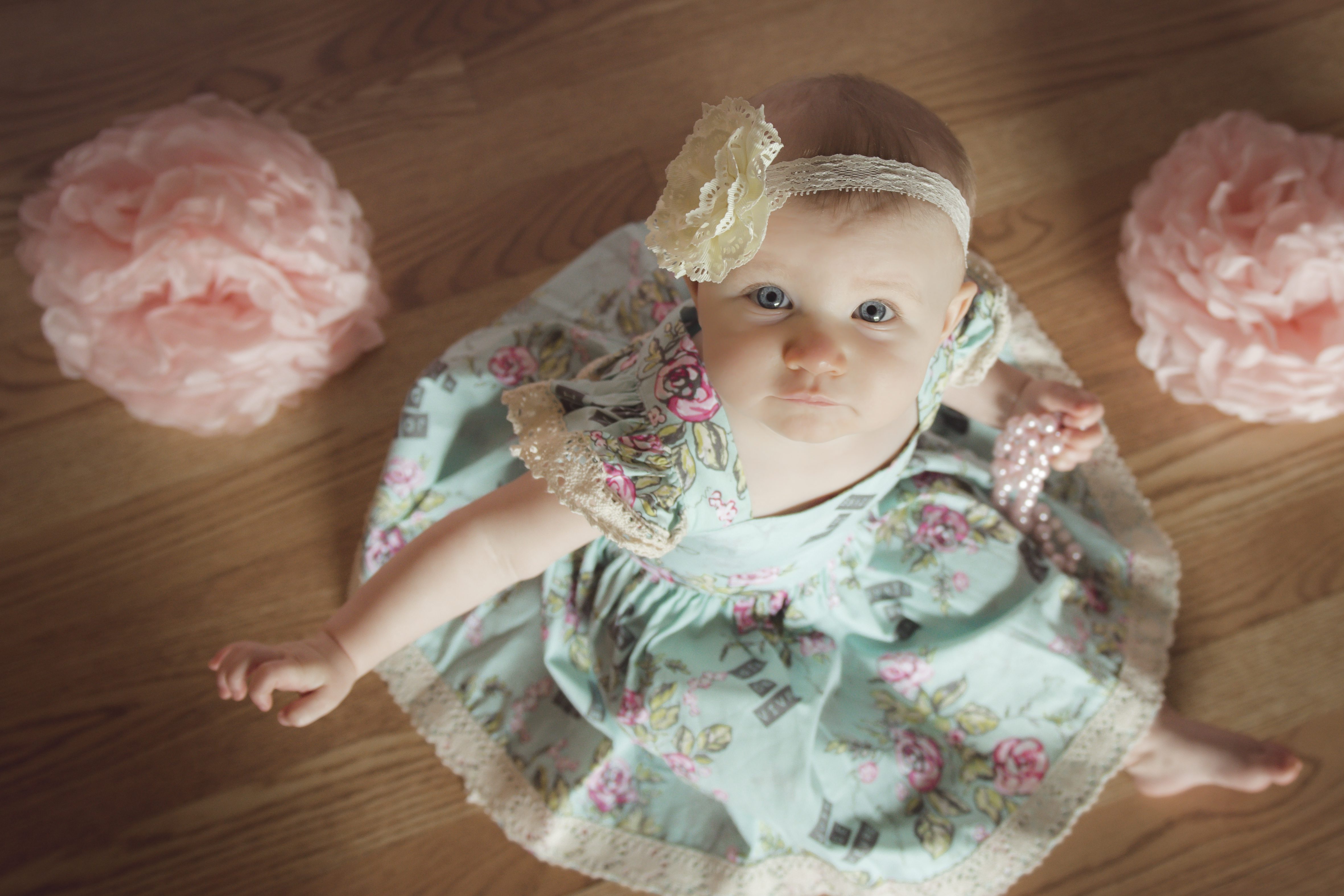 Jenn Carroll Photography, Wesley Chapel Photographer, Florida Photographer, Tampa Photographer, baby, smash cake, little girl, gold, pink, glittery, one,