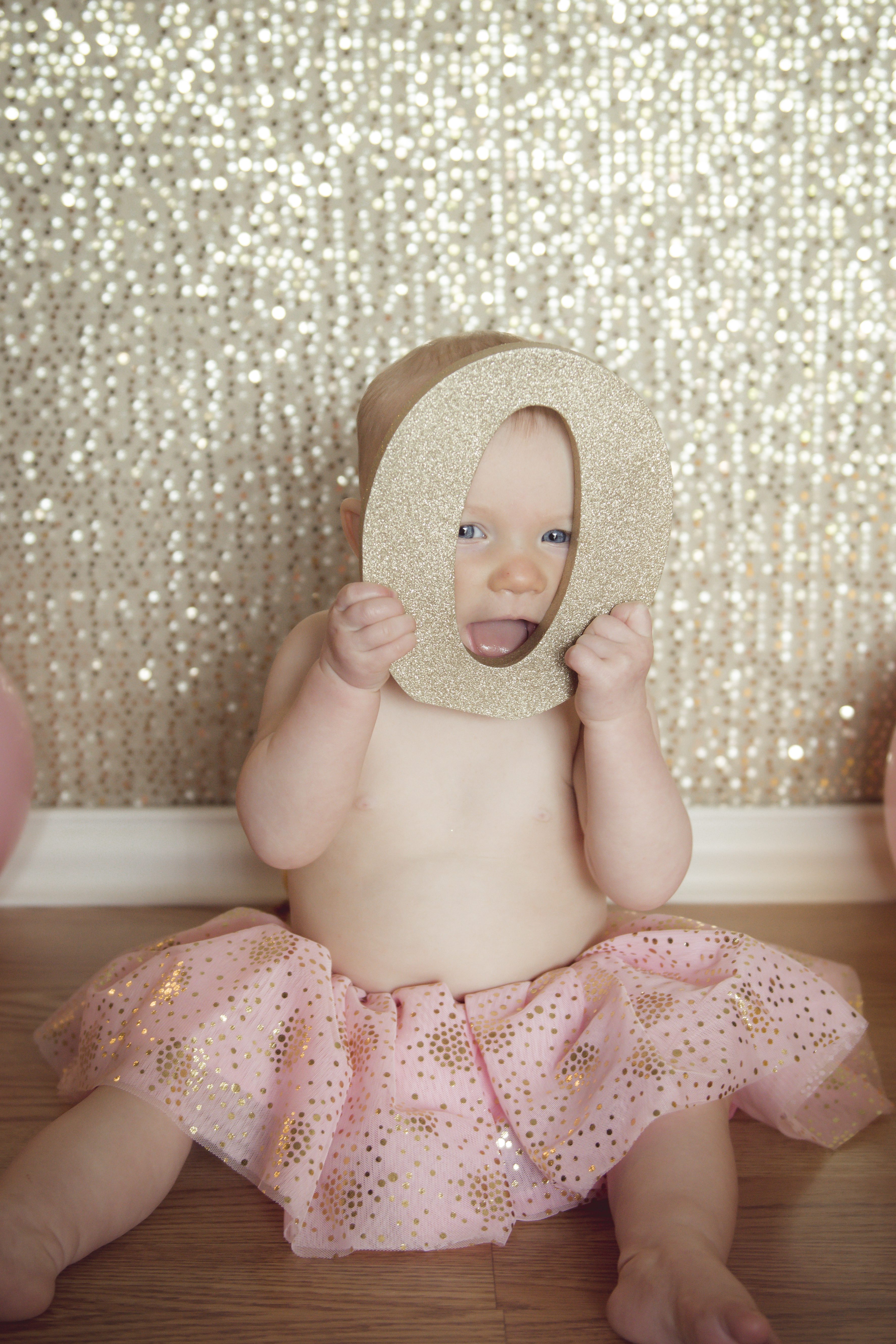 Jenn Carroll Photography, Wesley Chapel Photographer, Florida Photographer, Tampa Photographer, baby, smash cake, little girl, gold, pink, glittery, one,