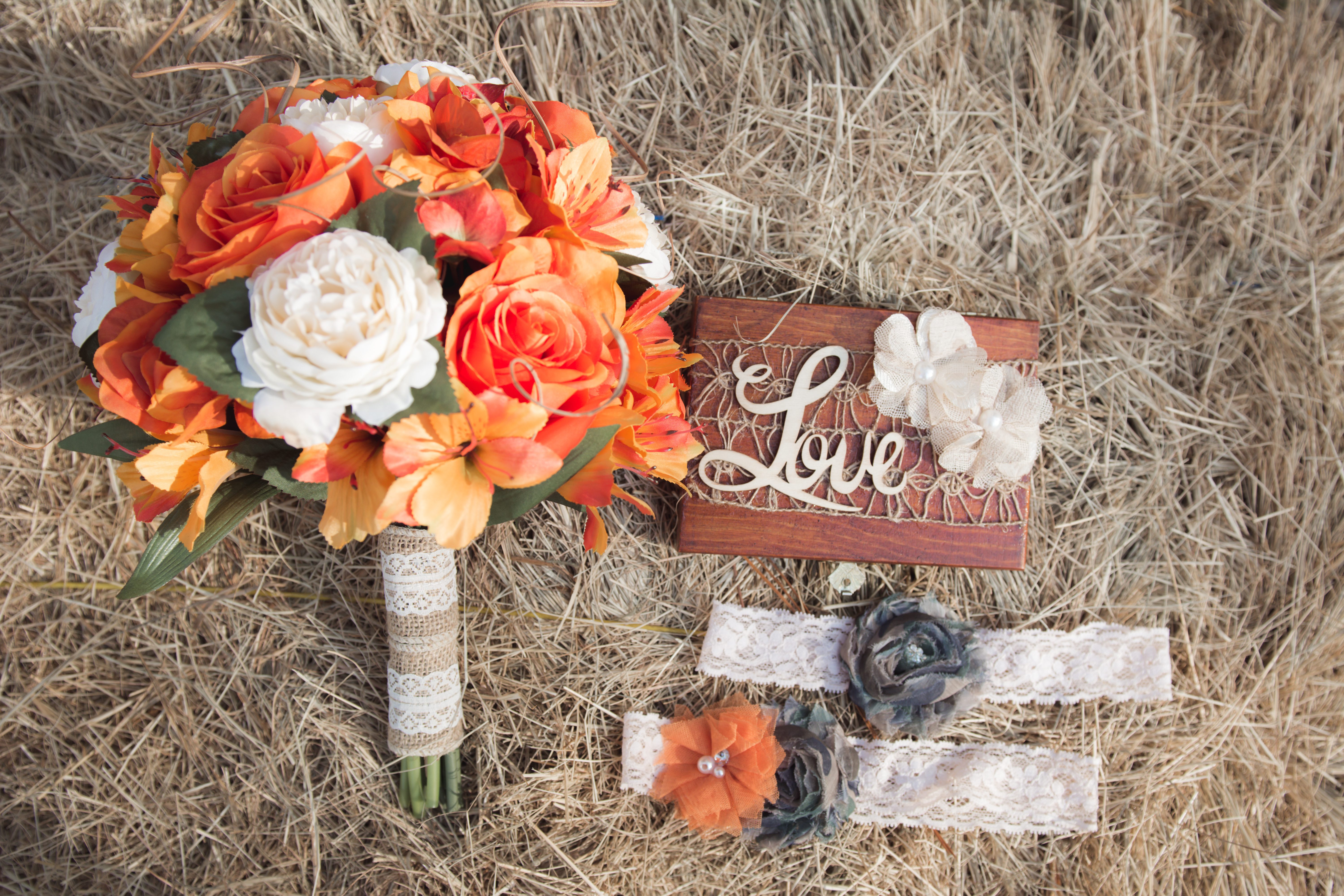 jenn carroll photography, jenn carroll, family, family photographer, wesley chapel, wesley chapel florida, wesley chapel photographer, family photographer, florida, florida photographer, wedding, country, rustic, backyard wedding, fall, groom, bride, ring, zephyrhills, florida