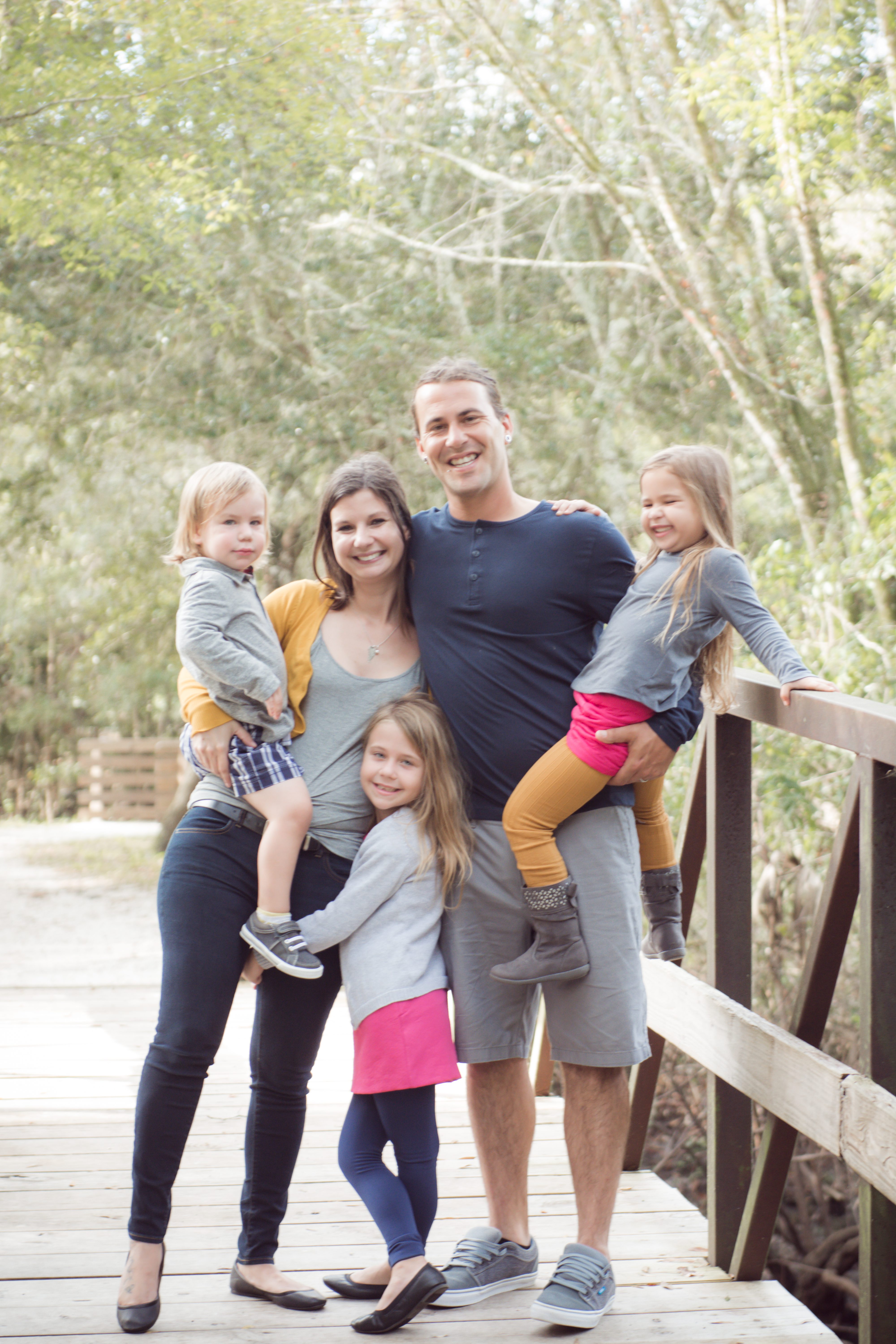jenn carroll photography, jenn carroll, family, family photographer, wesley chapel, wesley chapel florida, wesley chapel photographer, family photographer, florida, florida photographer, family session, siblings, kids, tampa florida photographer, north tampa photographer, north tampa woods, pine trees, pine tree photo session, morris bridge park, morris bridge family session